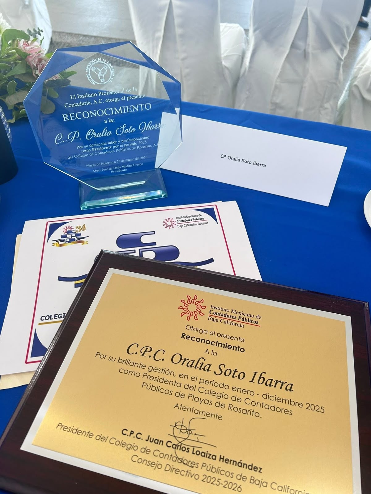 Certificaciones y reconocimientos de la C.P. Oralia Soto Ibarra
